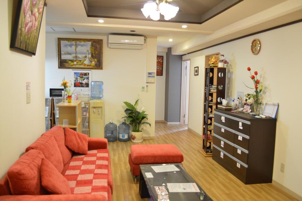 Guest House Fukutomi - Female Only Naha Exterior foto